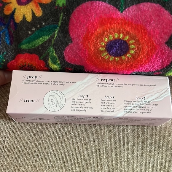 Kitsch Micro Derma Roller - Picture 4 of 8